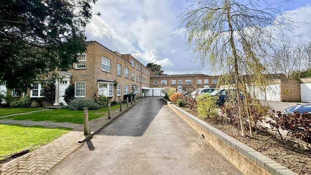 Additional image 10 of 2 bed flat for saleGrosvenor Mews, Lymington SO41