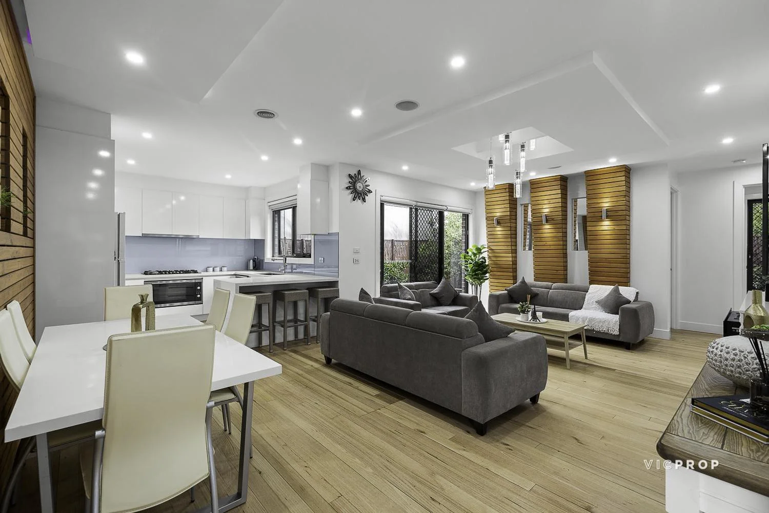 2/21 Lowson Street, Fawkner VIC 3060