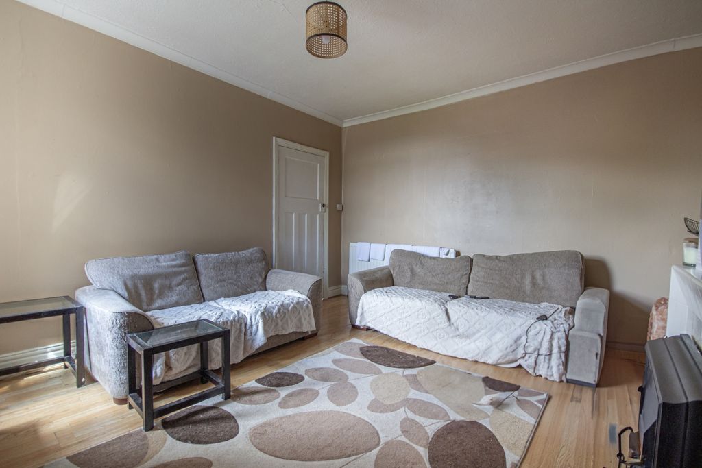 Additional image 6 of 3 bed flat for saleCastleside Road, Newcastle Upon Tyne, Tyne And Wear NE15