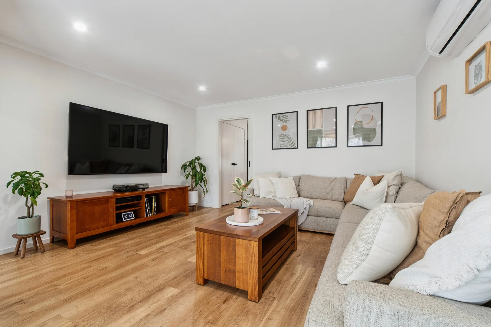 13 Greenslopes Drive, Carrum Downs VIC 3201 photo 3