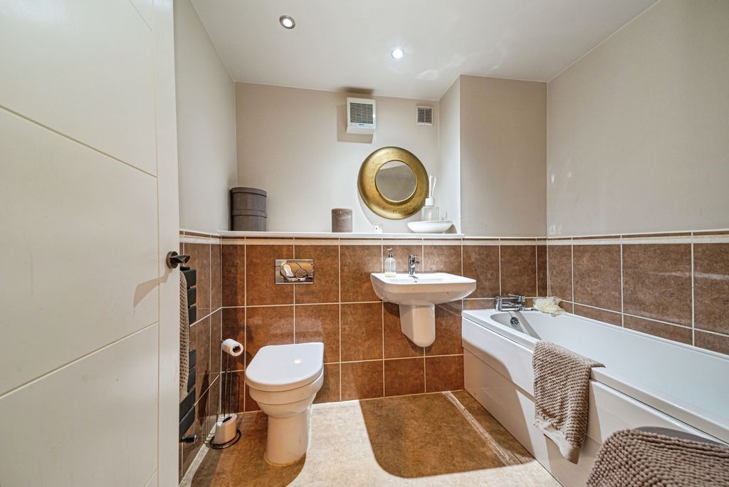 Additional image 14 of 2 bed flat for sale3 Accord Place, Paisley PA2
