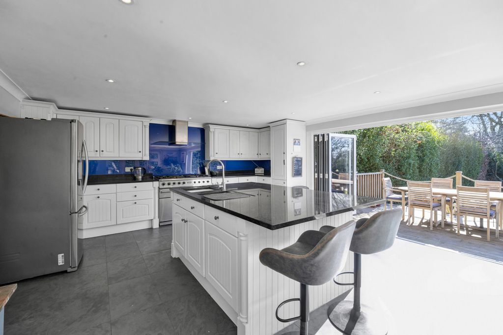 Additional image 8 of 5 bed detached house for saleThe Close, Bourne End SL8