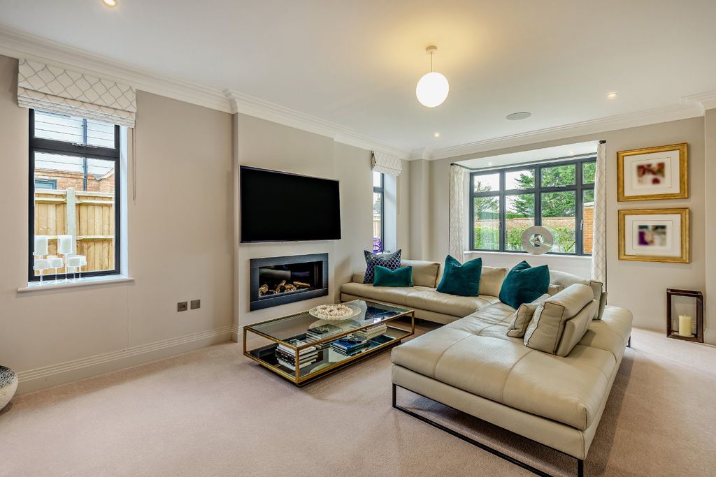 Additional image 8 of 4 bed detached house for saleCrouch Lane, Winkfield, Windsor, Berkshire SL4