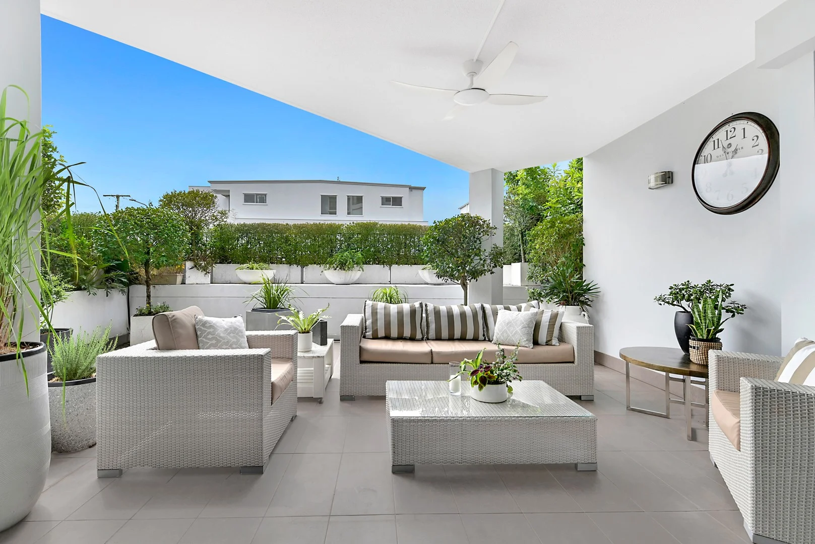1T/20-28 Bayview Street, Runaway Bay QLD 4216