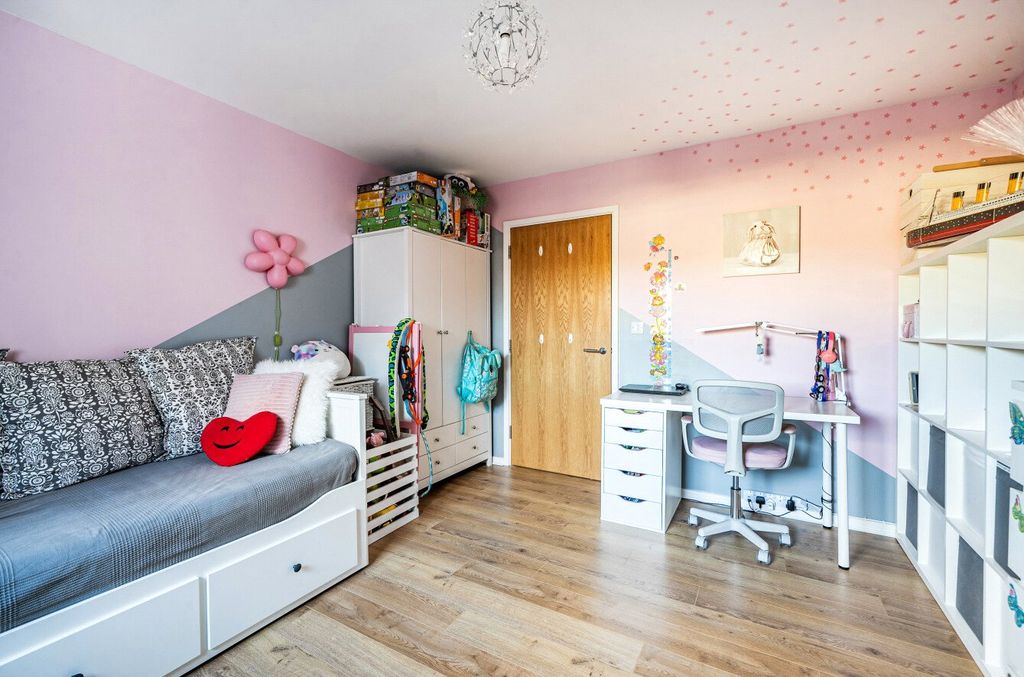 Additional image 6 of 2 bed flat for saleLondon Road, Binfield, Bracknell, Berkshire RG42