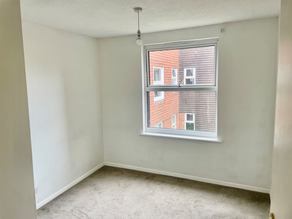 Additional image 5 of 2 bed flat for saleBlind Lane, Bourne End SL8
