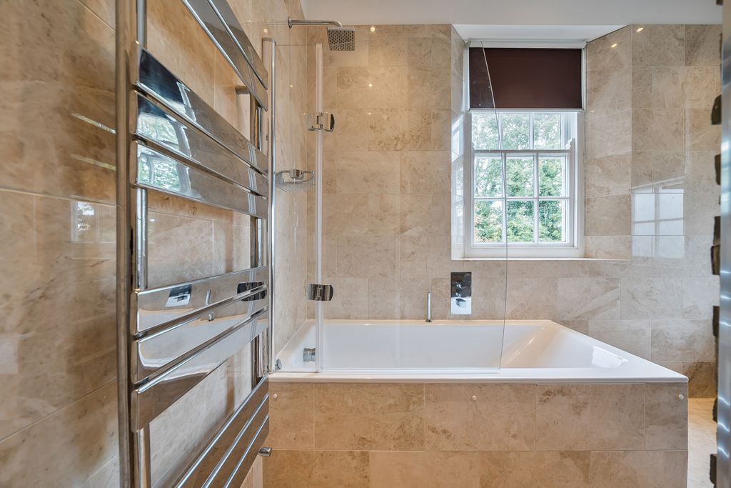 Additional image 9 of 3 bed flat for saleMavelstone Road, Bromley BR1