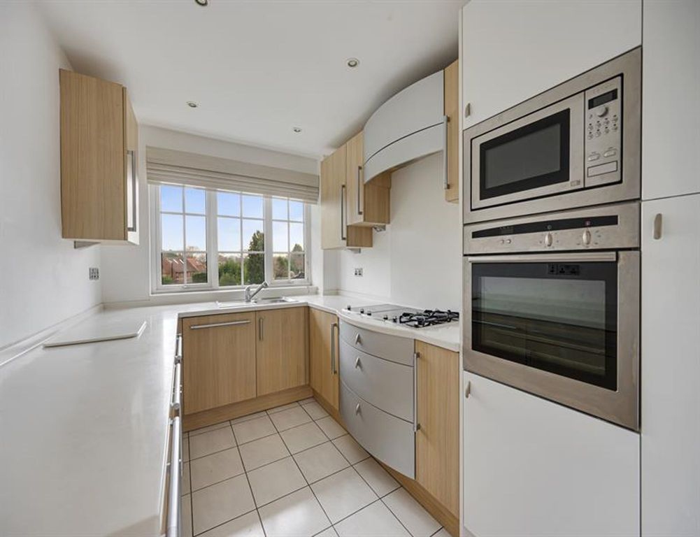 Additional image 8 of 3 bed flat for saleKings Road, Wilmslow SK9
