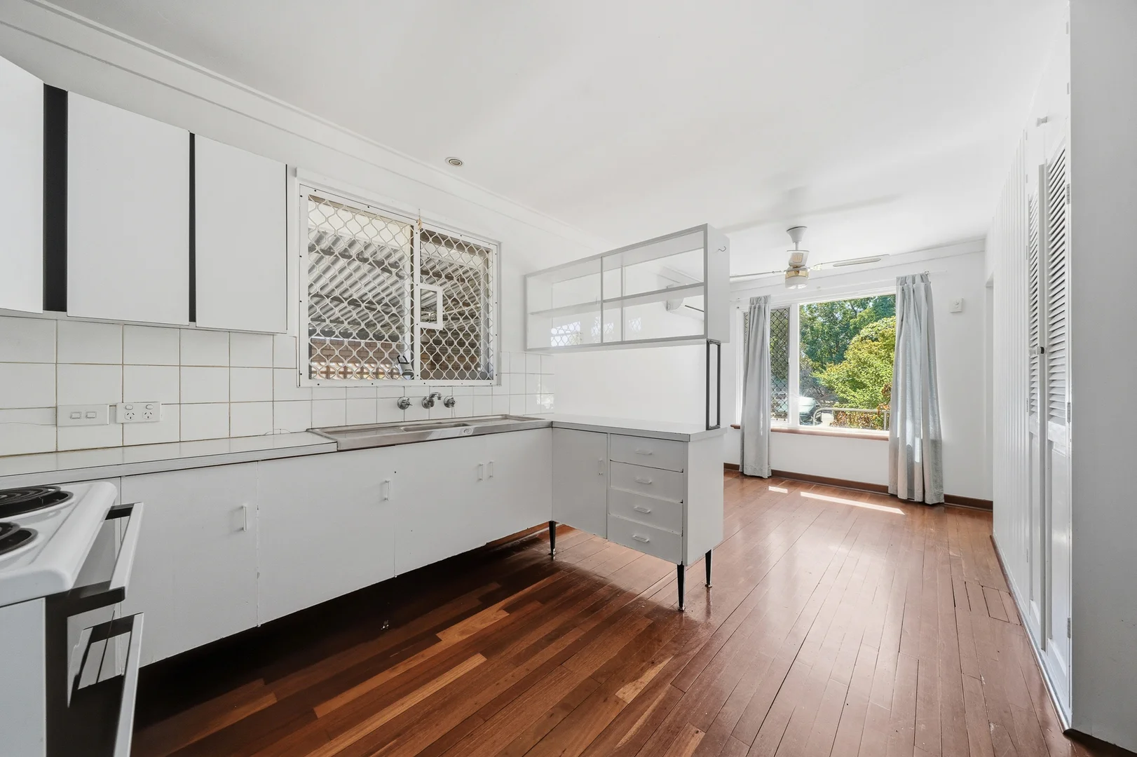 Additional image 6 of 347 Railway Avenue, Armadale WA 6112
