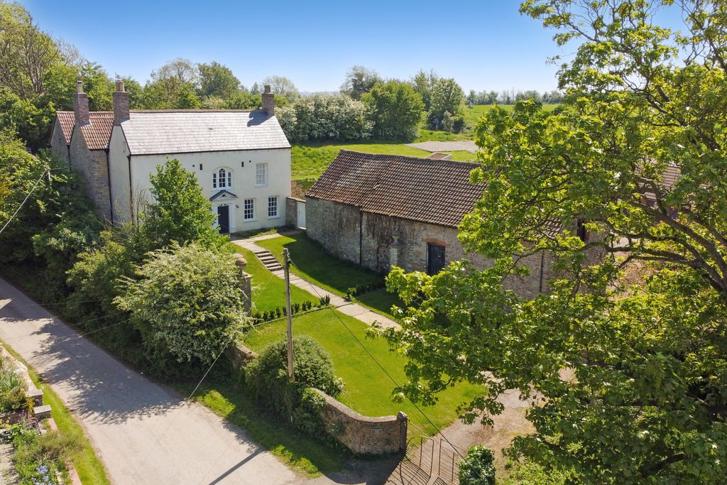 5 bed detached house for saleMain Road, Aust BS35
