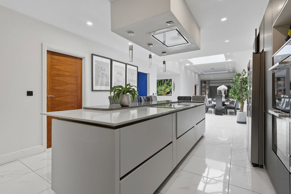Additional image 2 of 7 bed detached house for saleWidworthy Hayes, Hutton Mount, Brentwood CM13