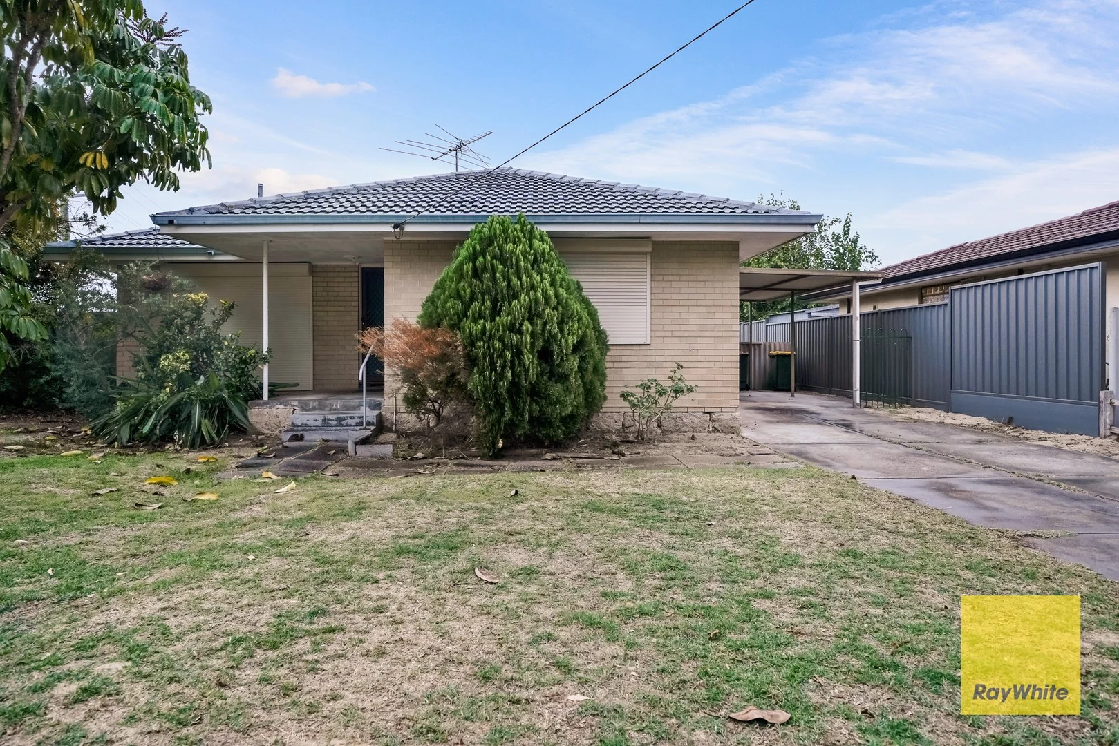 1 Meakers Way, Girrawheen WA 6064