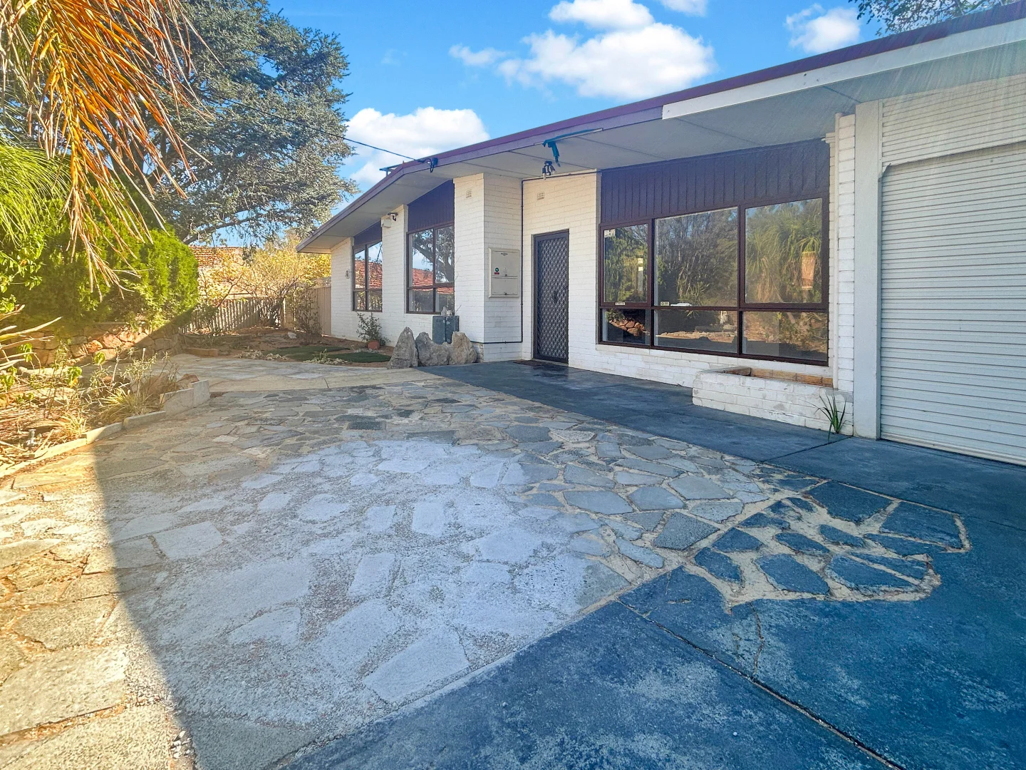 Additional image 2 of 27 Banksia Rd, Camillo WA 6111