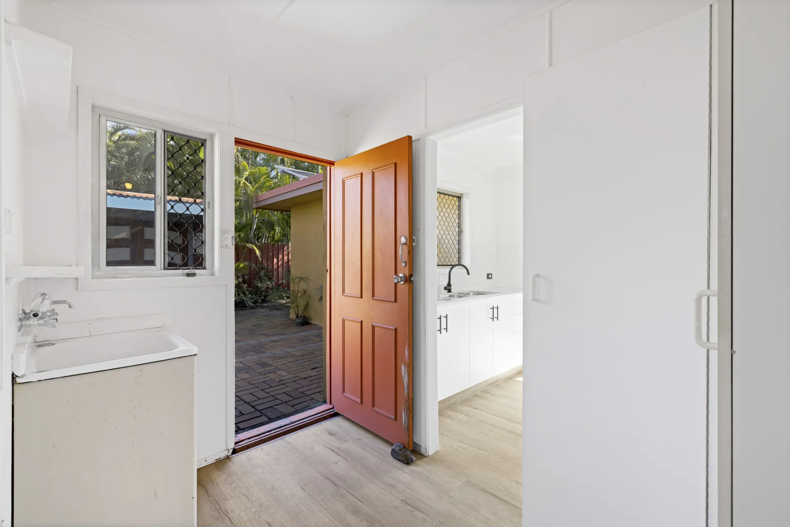 Additional image 11 of 123 Allambi Avenue, Broadbeach Waters QLD 4218