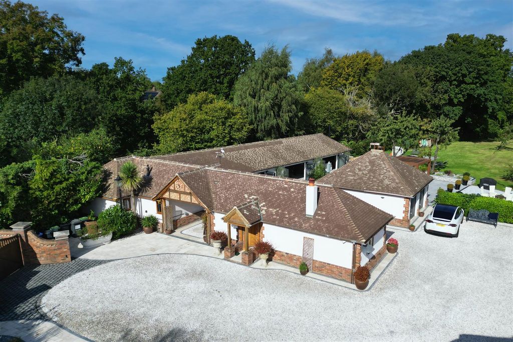 Additional image 55 of 6 bed detached house for saleHay Green Lane, Hook End, Brentwood CM15