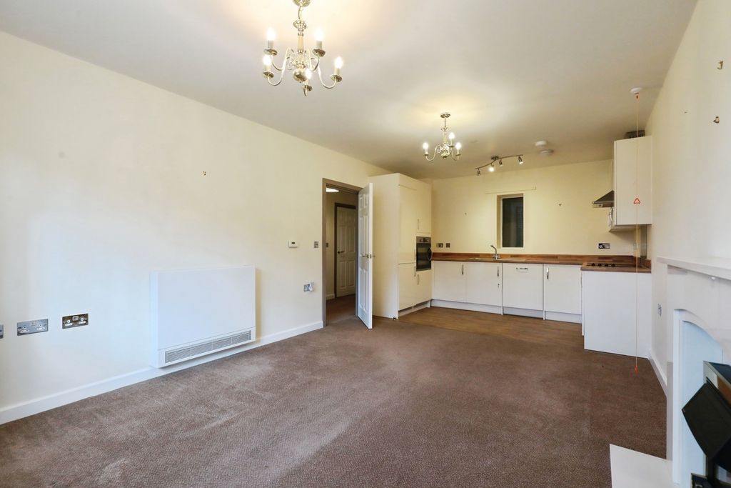 1 bed flat for saleSargent Square, Broadway, Worcestershire WR12 photo 5