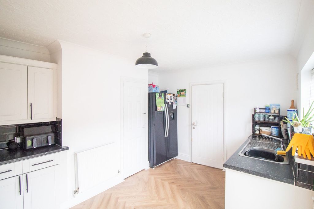 Additional image 6 of 3 bed semi-detached house for saleTamar Grove, Hull HU8