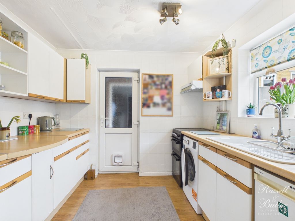 Additional image 4 of 3 bed semi-detached house for saleWayneflete Avenue, Brackley NN13