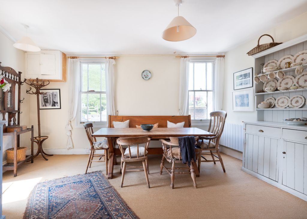 3 bed flat for saleTop Flat, Stanley House PL29 photo 5