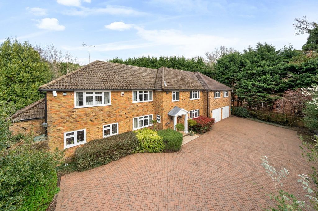 6 bed country house for saleParsonage Lane, Farnham Common, Buckinghamshire SL2