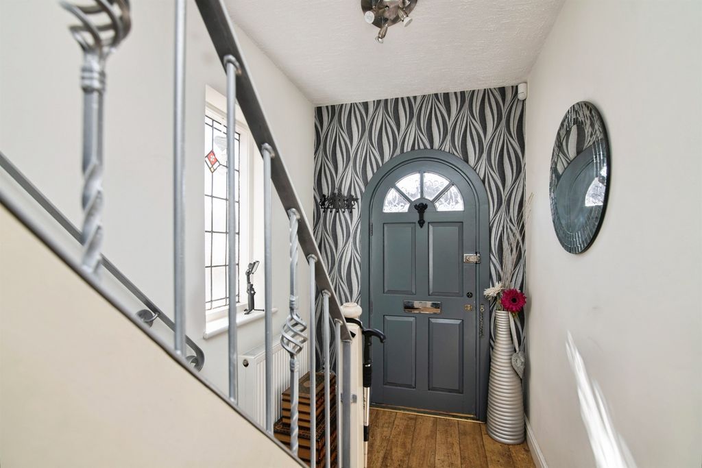 Additional image 2 of 3 bed semi-detached house for saleHigh Street, Pensnett, Brierley Hill DY5