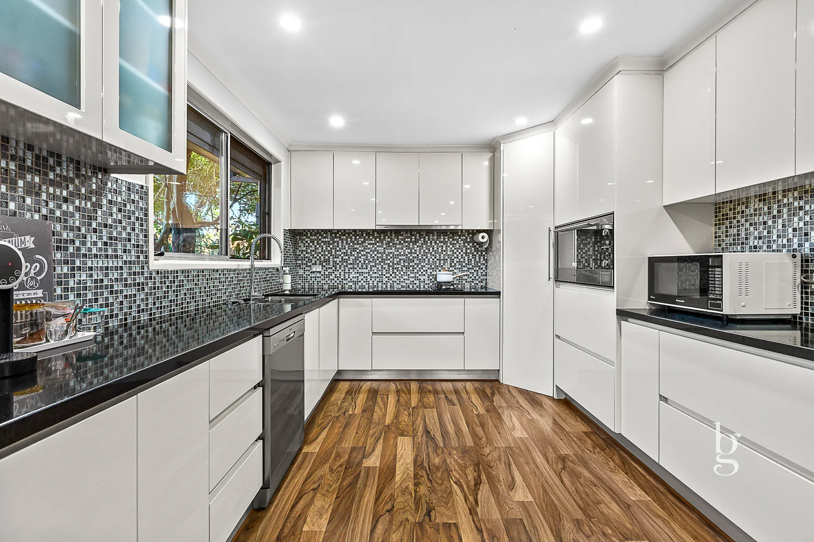 76 Casey Drive, Lalor VIC 3075 photo 4