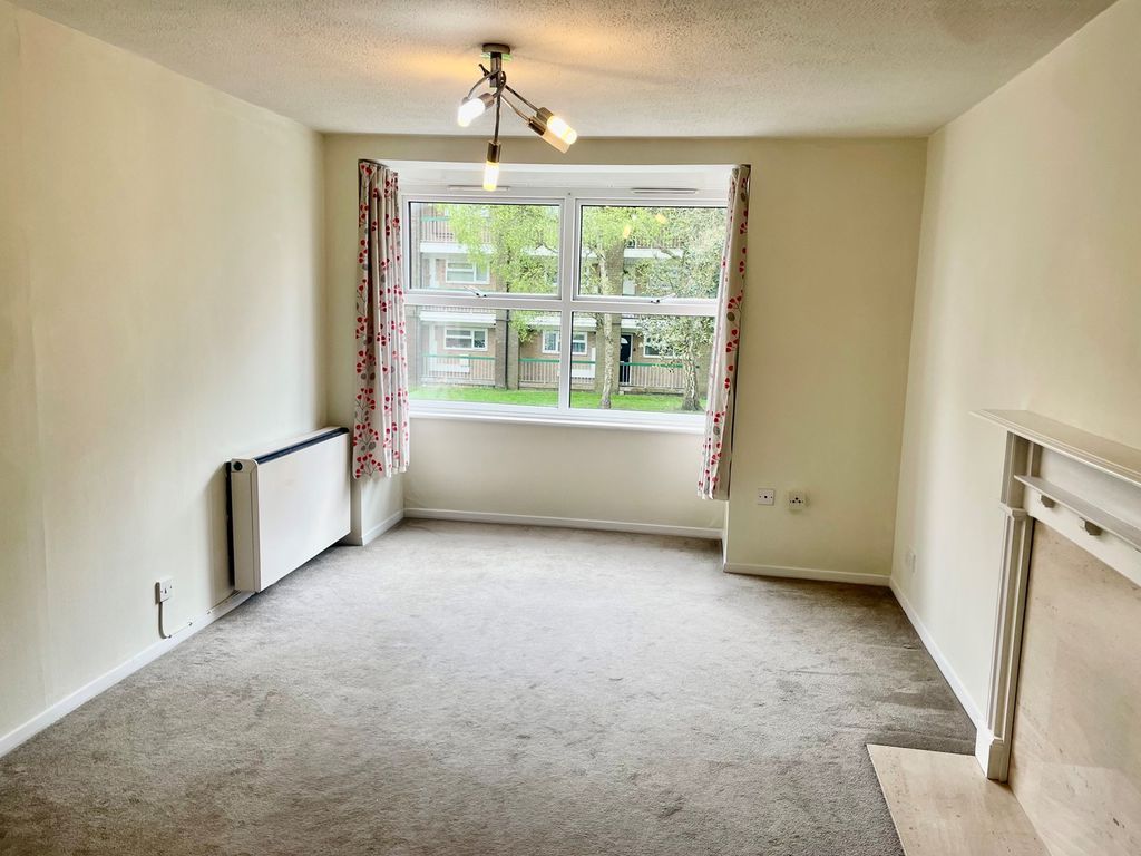 Additional image 2 of 2 bed flat for saleBlind Lane, Bourne End SL8