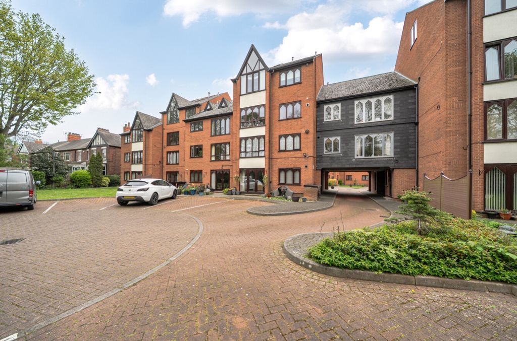 Additional image 10 of 2 bed flat for saleGrosvenor Crescent, Grimsby, South Humberside DN32