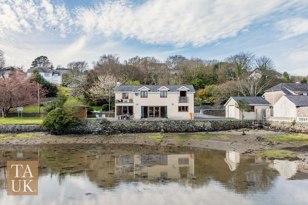 3 bed detached house for saleCadnant Road, Menai Bridge LL59