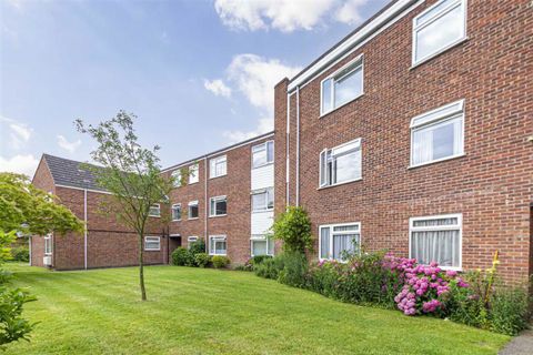 Glamorgan Road, Hampton Wick KT1
