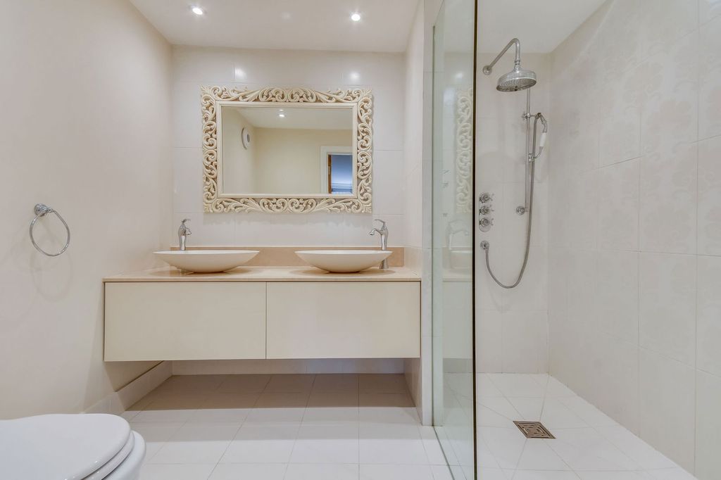Additional image 30 of 6 bed detached house for saleChallacombe Close, Hutton Mount, Brentwood CM13