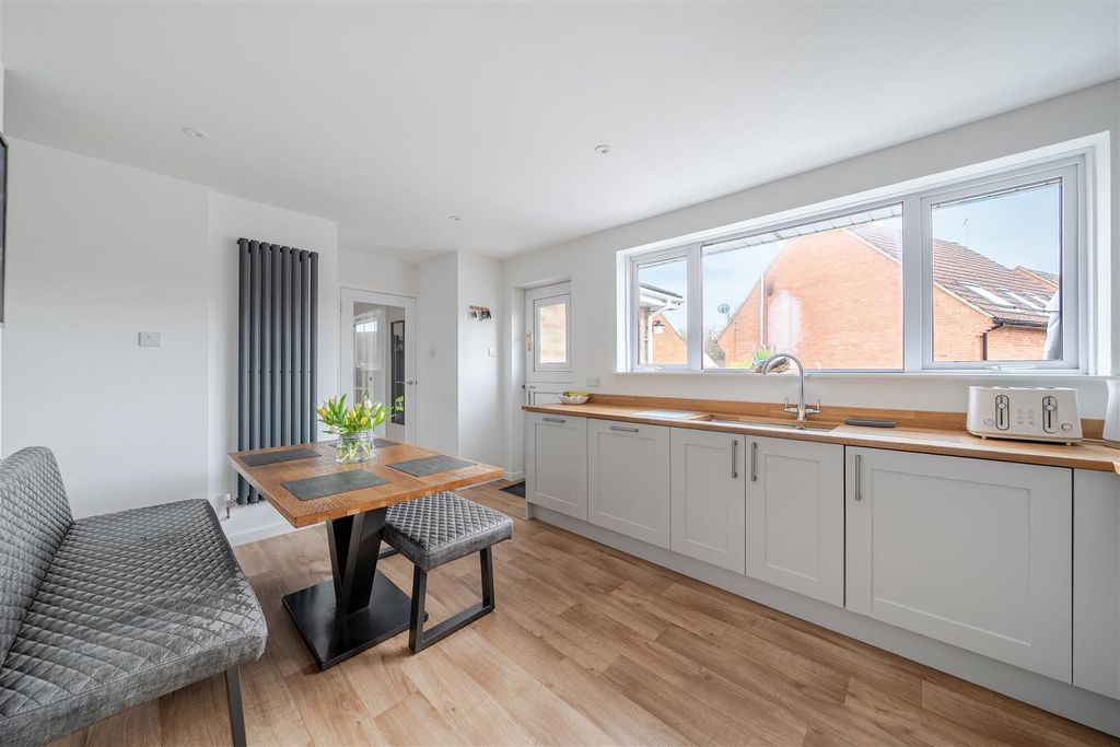 Additional image 4 of 3 bed detached bungalow for saleJames Close, Blandford Forum DT11