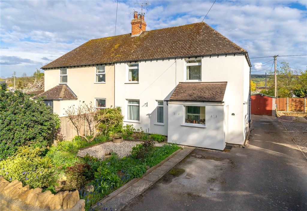 3 bed semi-detached house for saleCheltenham Road, Broadway, Worcestershire WR12