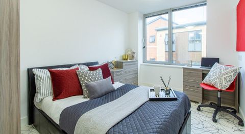 Queens Terrace, Southampton SO14, Studio to rent