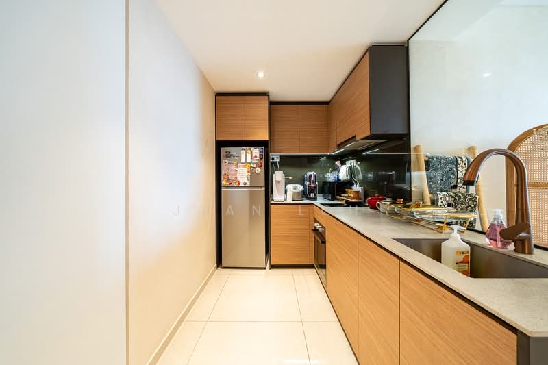 10 Hillview Rise photo 3