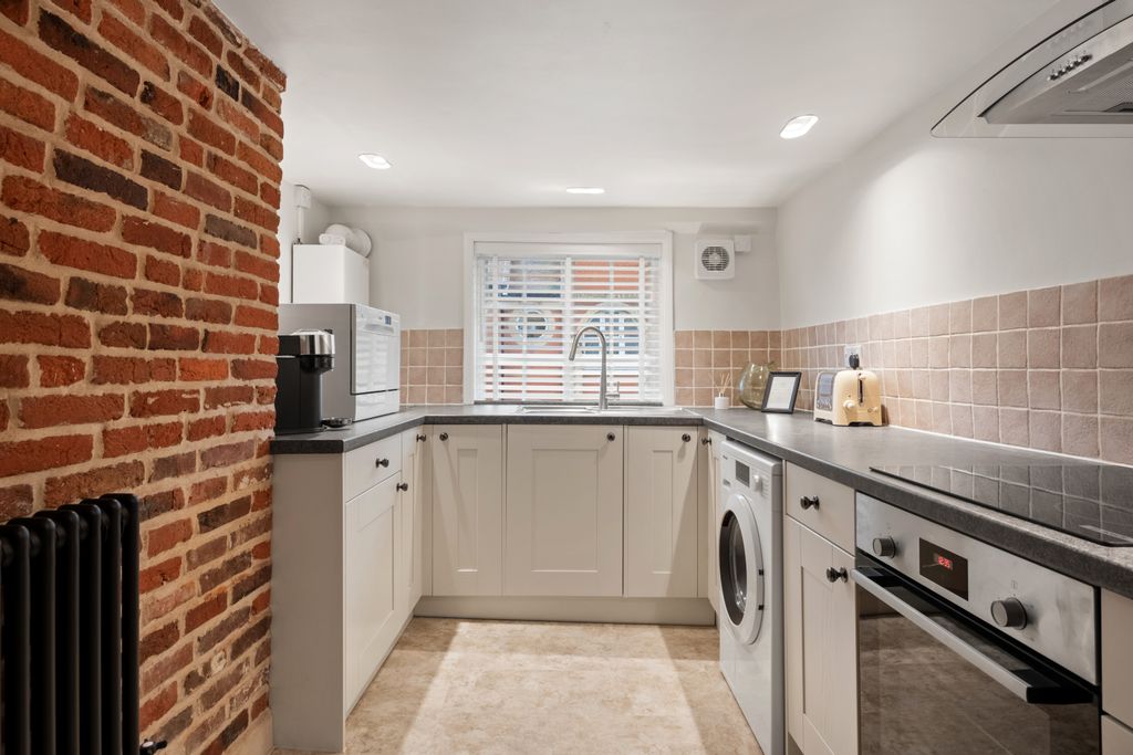 Additional image 3 of 2 bed flat for saleRayne Road, Braintree CM7