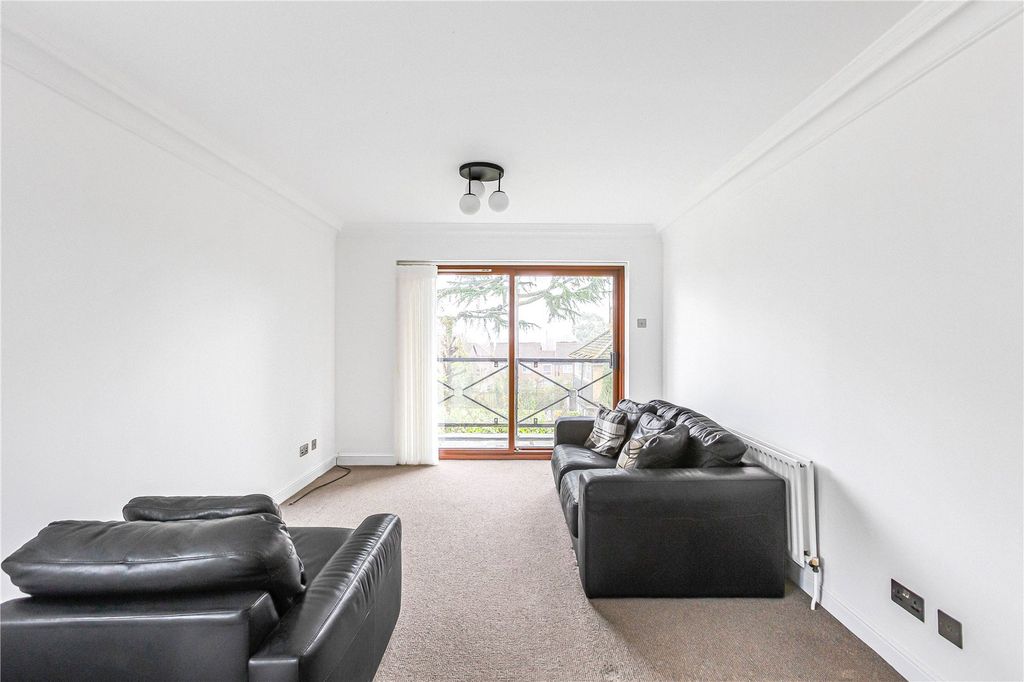 Additional image 8 of 2 bed flat for saleAllum Lane, Elstree, Borehamwood, Hertfordshire WD6