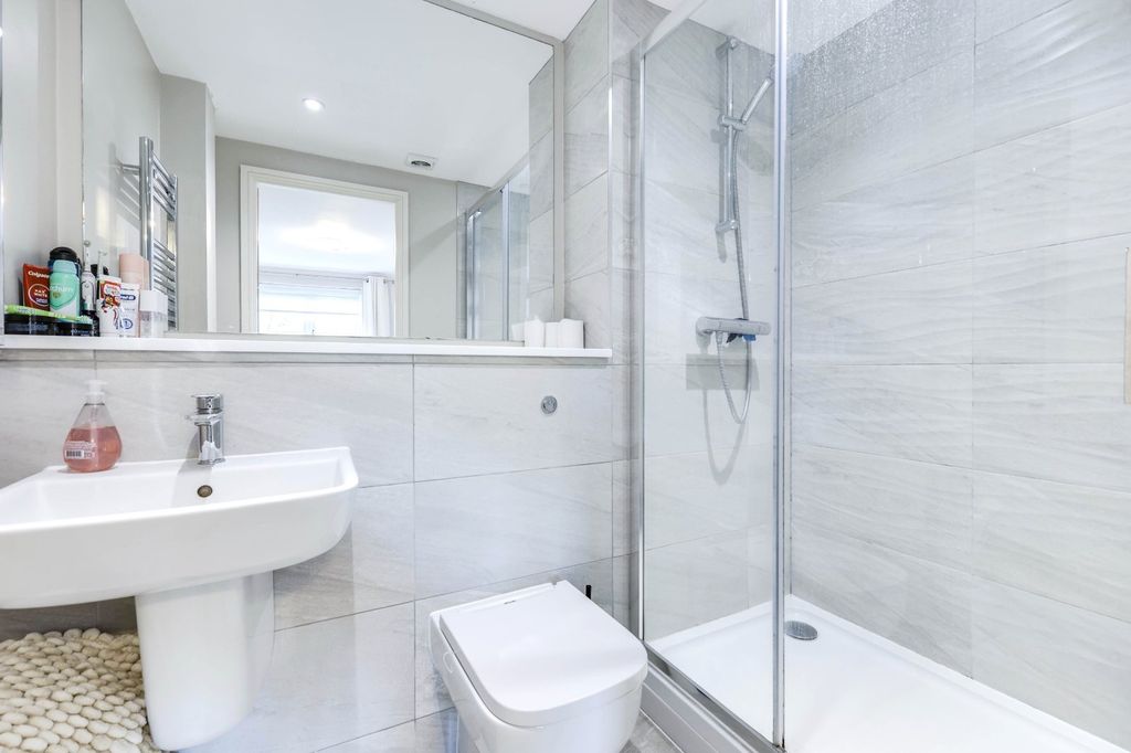 Additional image 7 of 2 bed flat for saleWaterside View, Harrogate Road, Bradford, West Yorkshire BD10