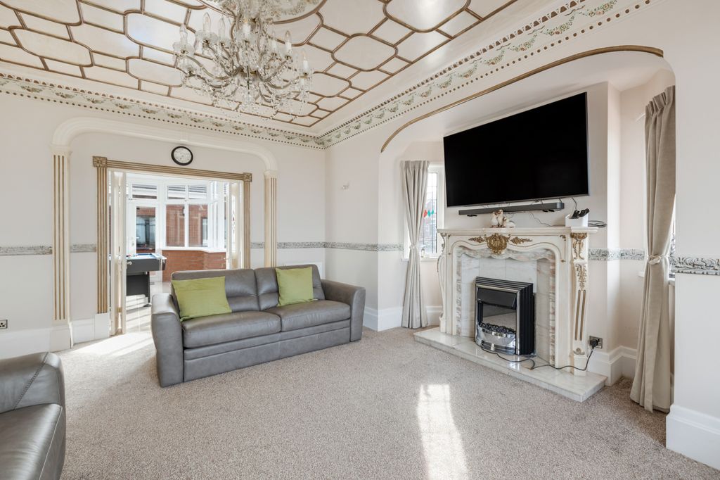 Additional image 3 of 5 bed detached house for saleQueens Promenade, Bispham FY2