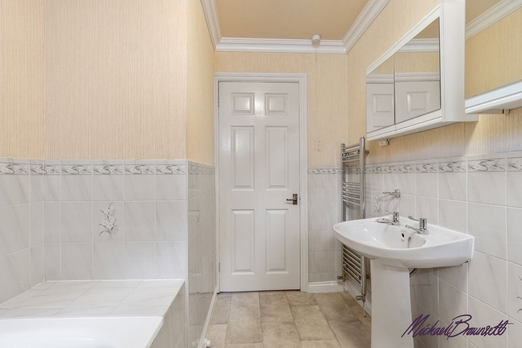 Additional image 15 of 2 bed flat for saleVillage Street, Norwood Green, Halifax HX3