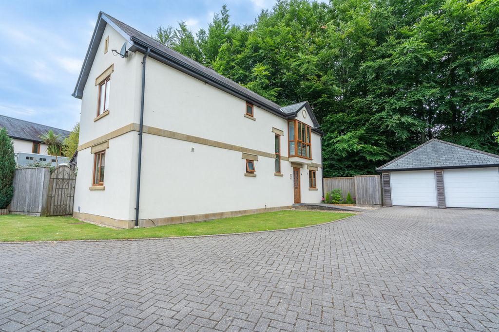 Additional image 2 of 4 bed detached house for saleDonovan Way, Bodmin PL31