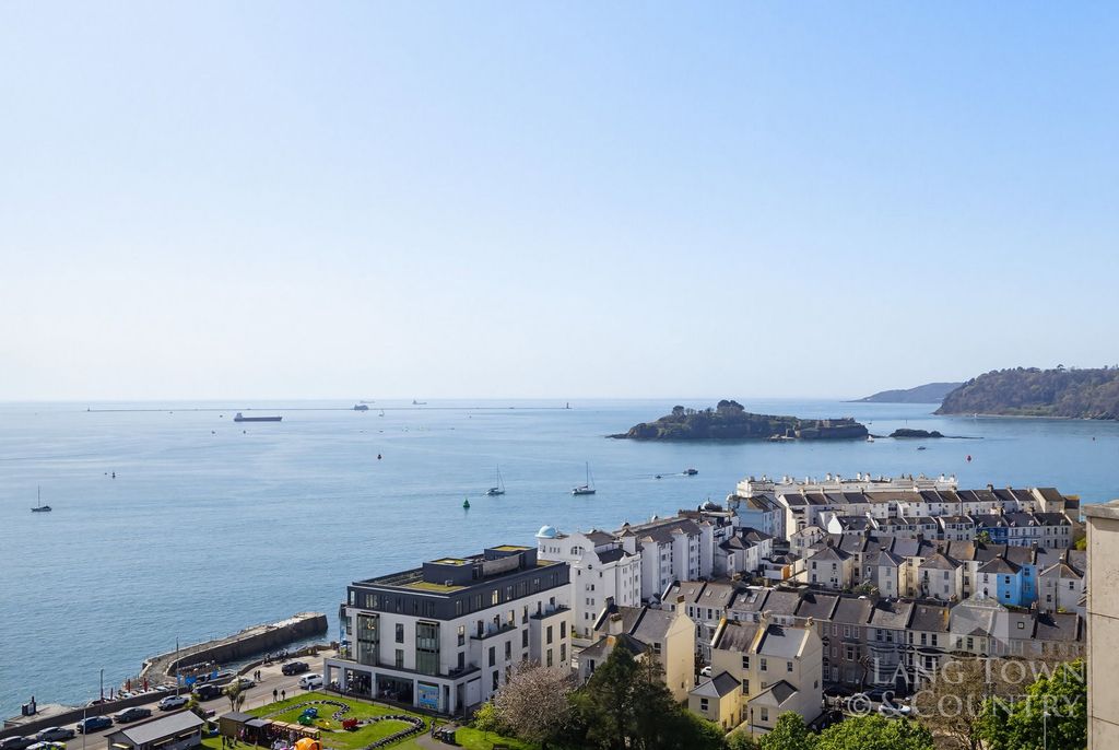 Additional image 2 of 2 bed penthouse for saleThe Azure, Cliff Road, The Hoe PL1