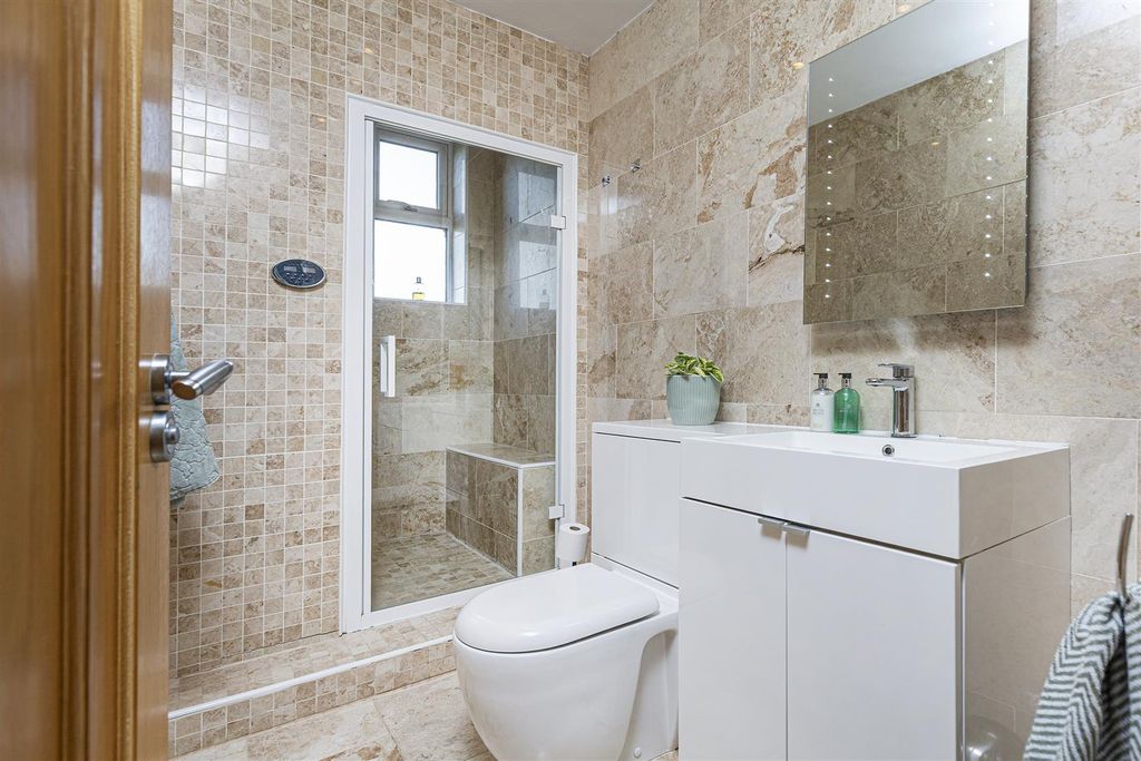 Additional image 7 of 4 bed detached house for saleBeaconsfield Road, Clayton, Bradford BD14