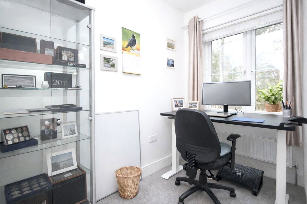 Additional image 13 of 4 bed semi-detached house for saleFalstaff Walk, Bordon, Hampshire GU35