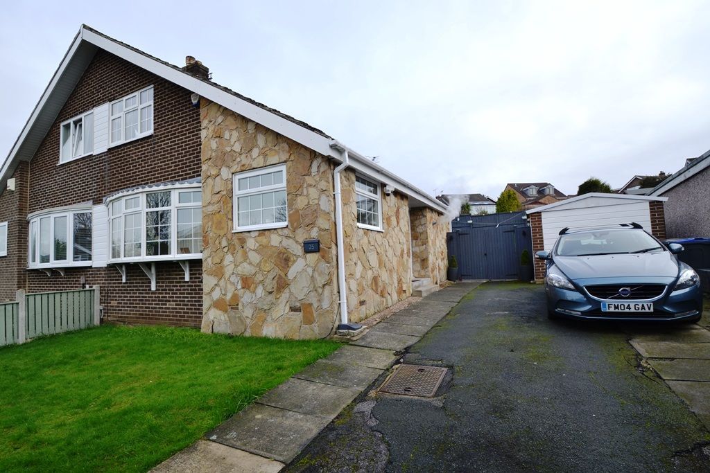 3 bed chalet for saleBrackendale Avenue, Bradford BD10