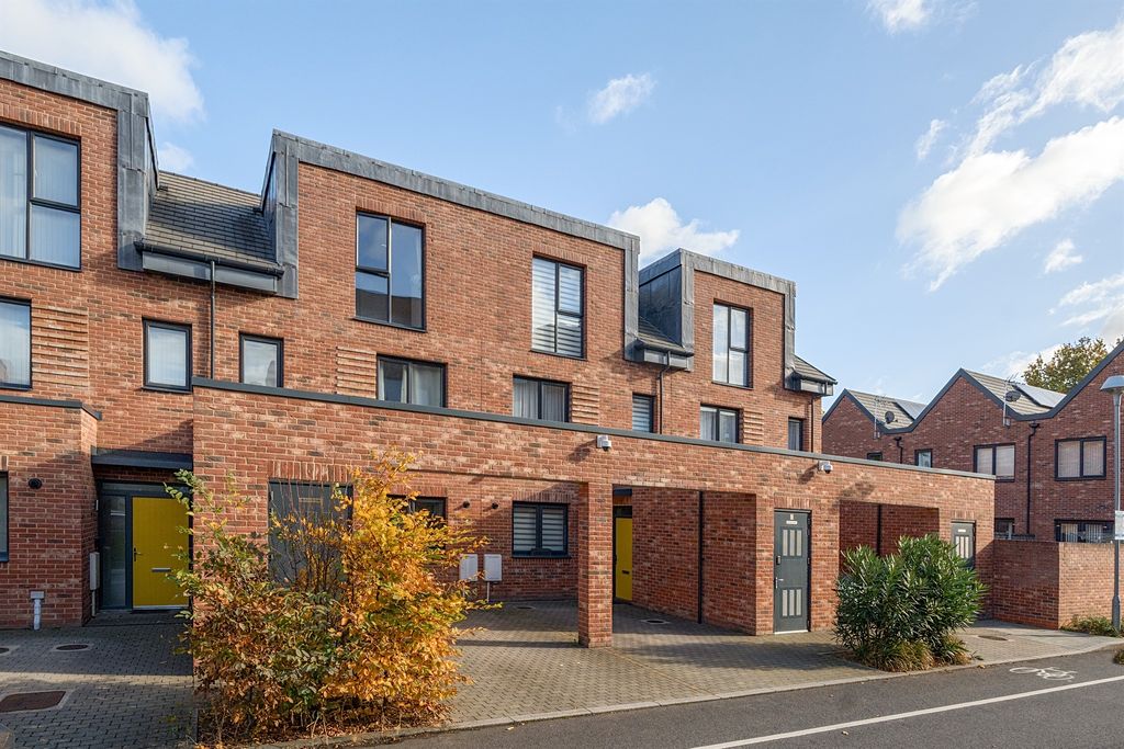 Additional image 19 of 3 bed terraced house for saleReynard Way, Brentford TW8