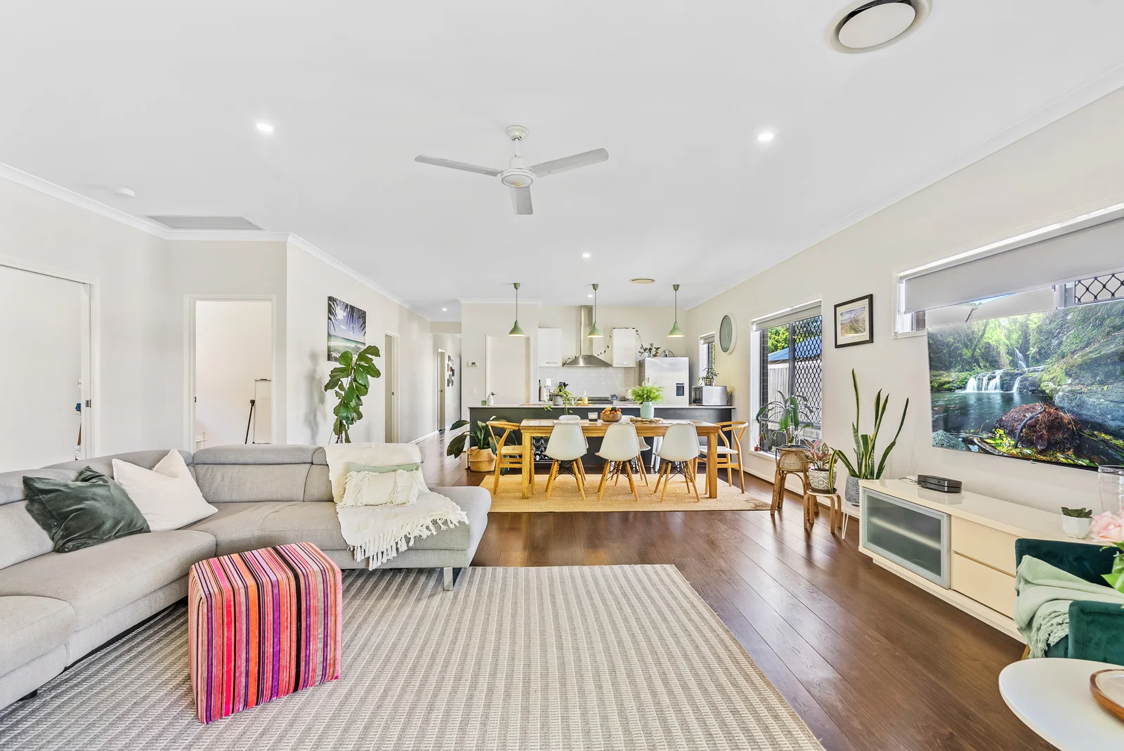 23 Sapphire Place, Elanora QLD 4221 photo 4