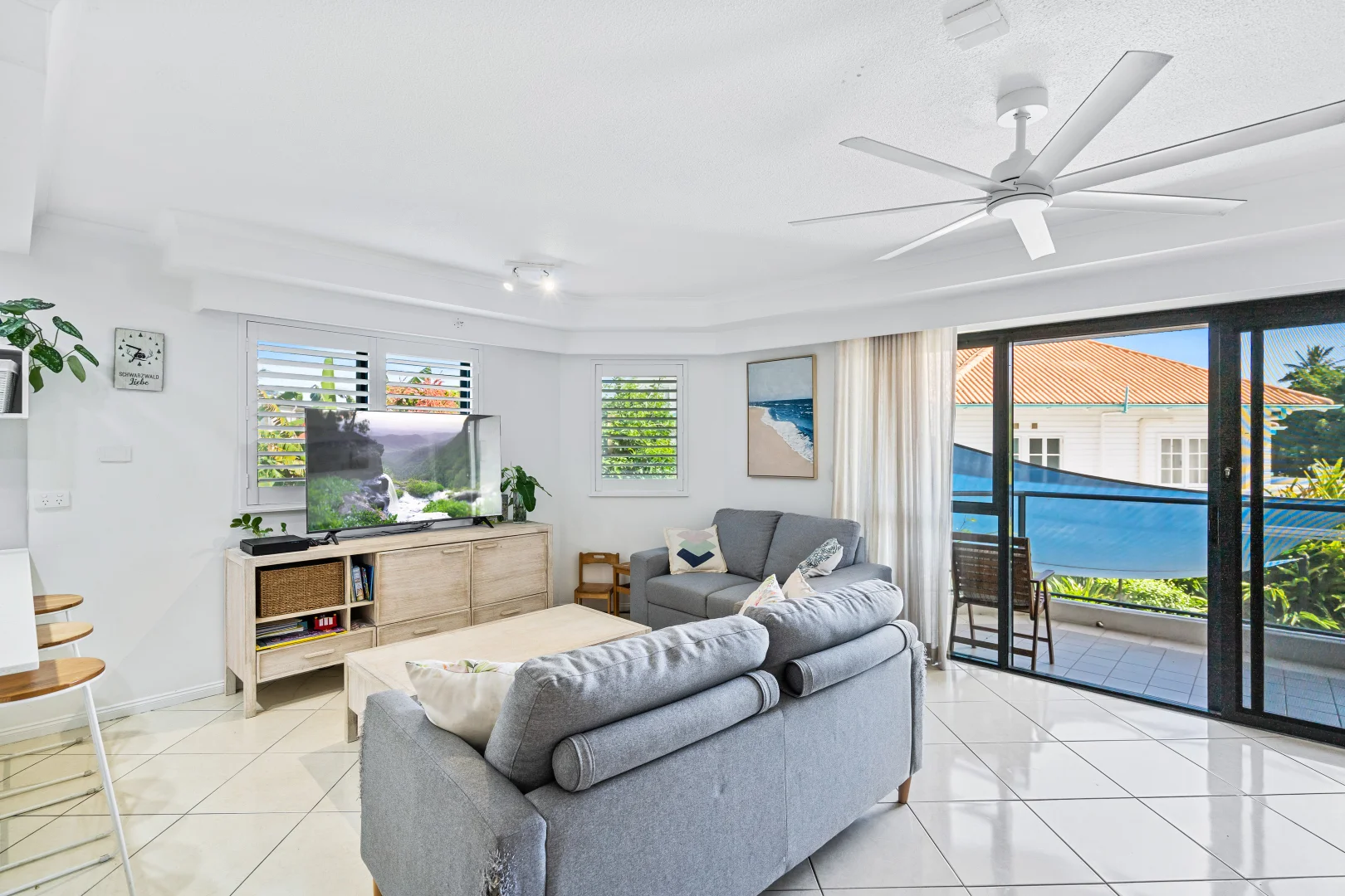 4/181 Esplanade, Cairns North QLD 4870 photo 2