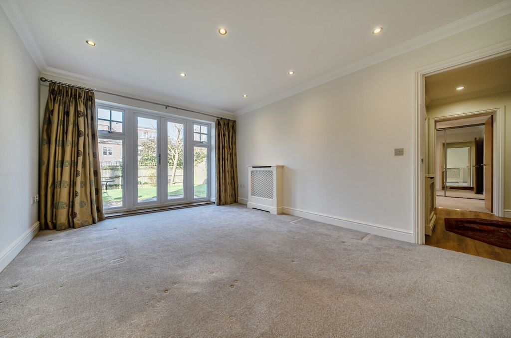 Additional image 16 of 2 bed flat for saleBroomfield, Binfield, Bracknell RG42