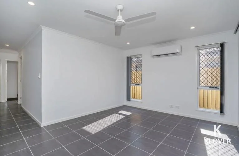 4B Niels Crescent, Park Ridge QLD 4125 photo 4